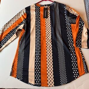 New Fantaslook women's medium top with 3/4 sleeves.